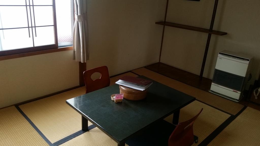 Henmi Ryokan Hakodate Phòng bức ảnh