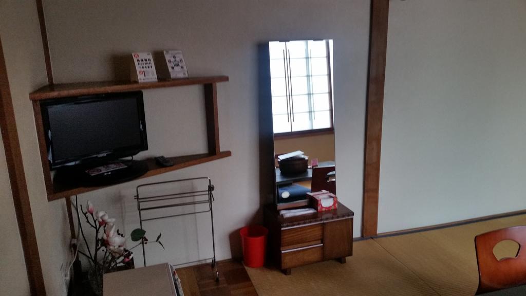 Henmi Ryokan Hakodate Phòng bức ảnh